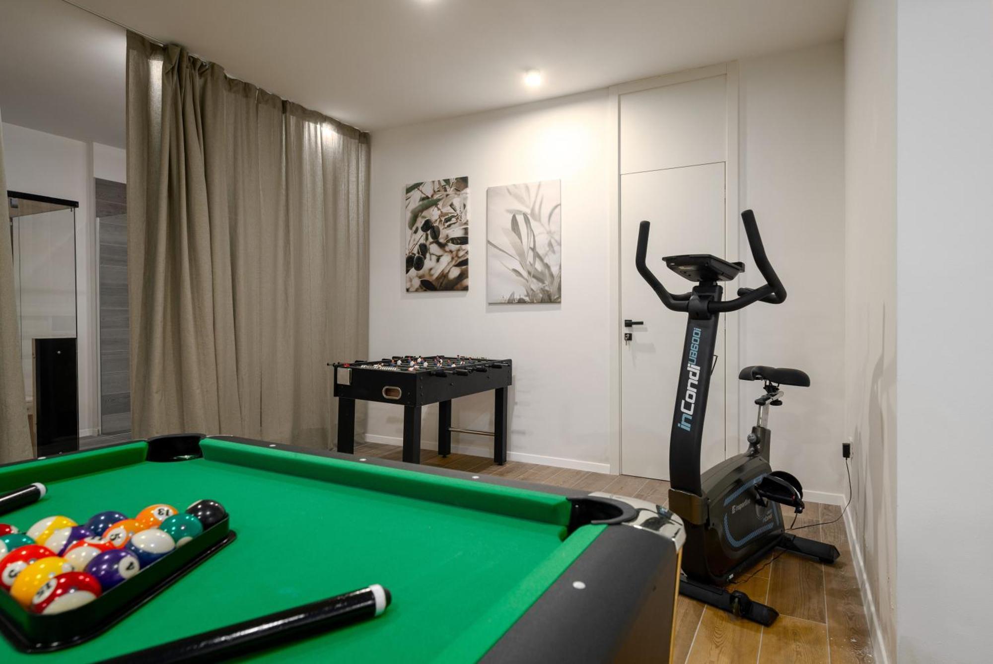 Mit Pool Und Wellness Fuer 8 Personen Ferienhaus *
